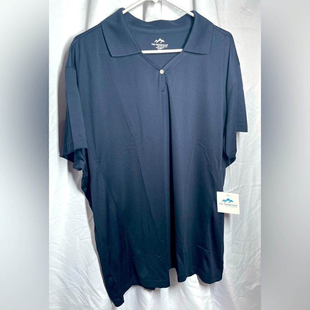 NEW! Women’s 3XL Navy Blue VNeck Button Short Sleeve Shirt NWT